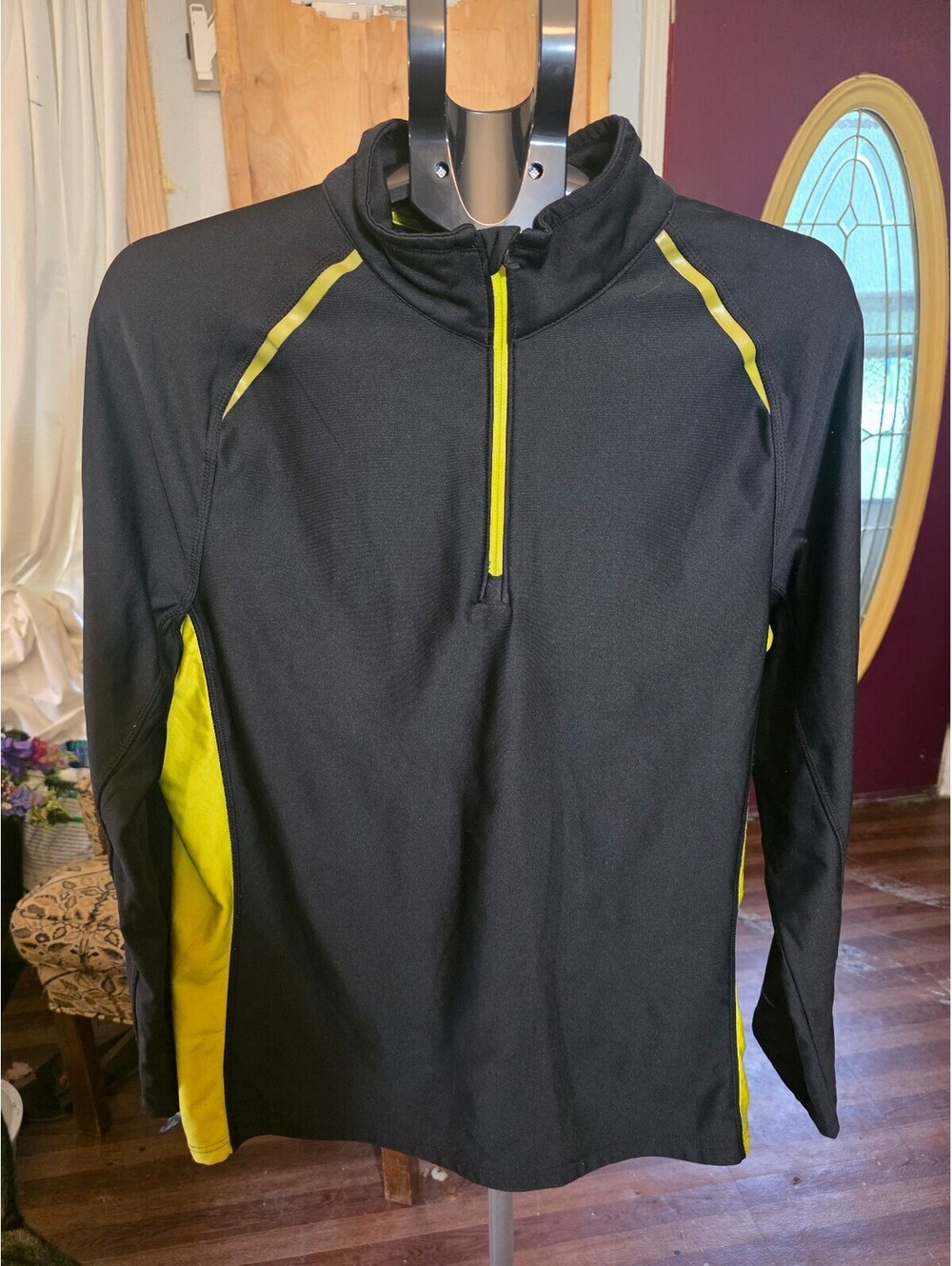 Layer 8 Performance Long Sleeve Quarter Zip Pullover XL Black Yellow